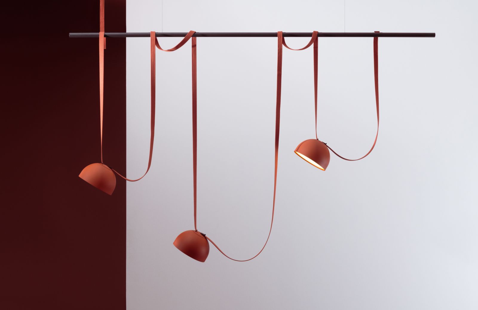 Plusminus threads light through space on a textile belt