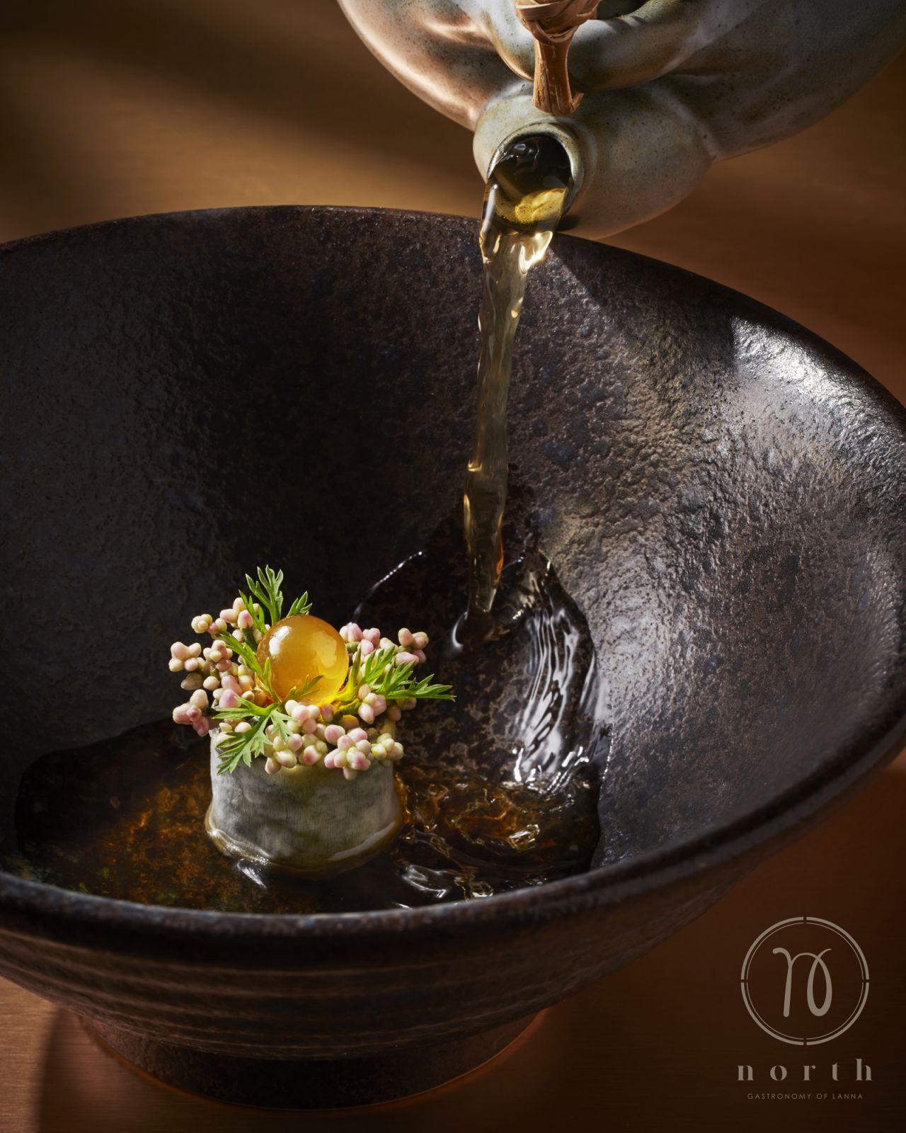 Black Chicken Consommé of Mountain เมนูที่ได้รับแรงบันดาลใจจากวิถีพื้นบ้านของเชียงราย