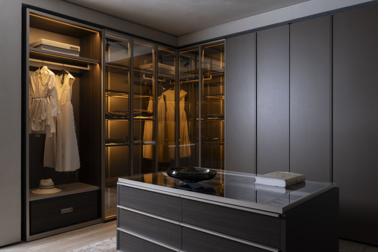 Molteni&C’s Gliss Master wardrobe (Photo: courtesy of Modernbrands)