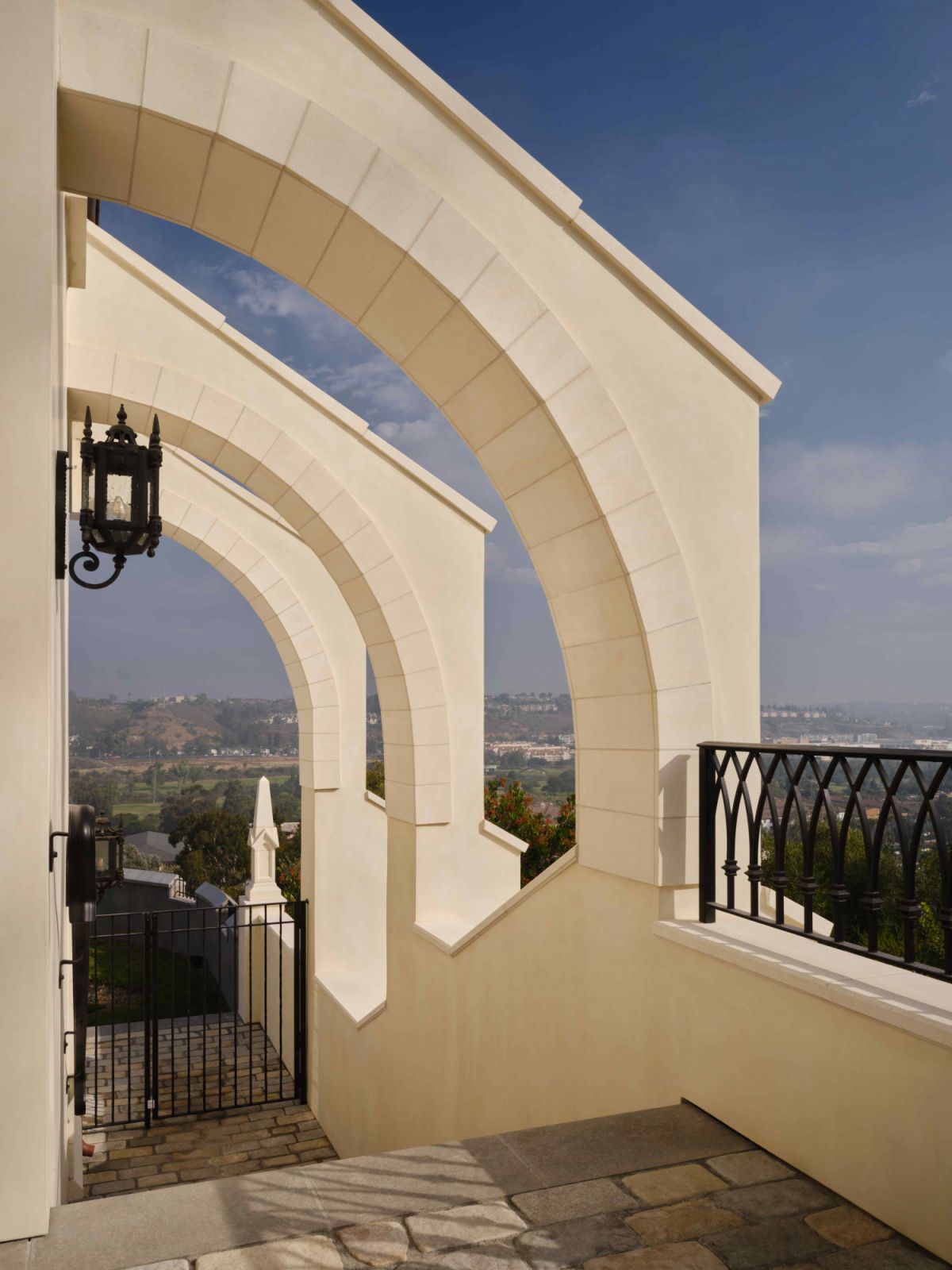 The chapel evokes the spirit of traditional Gothic churches with flying buttresses