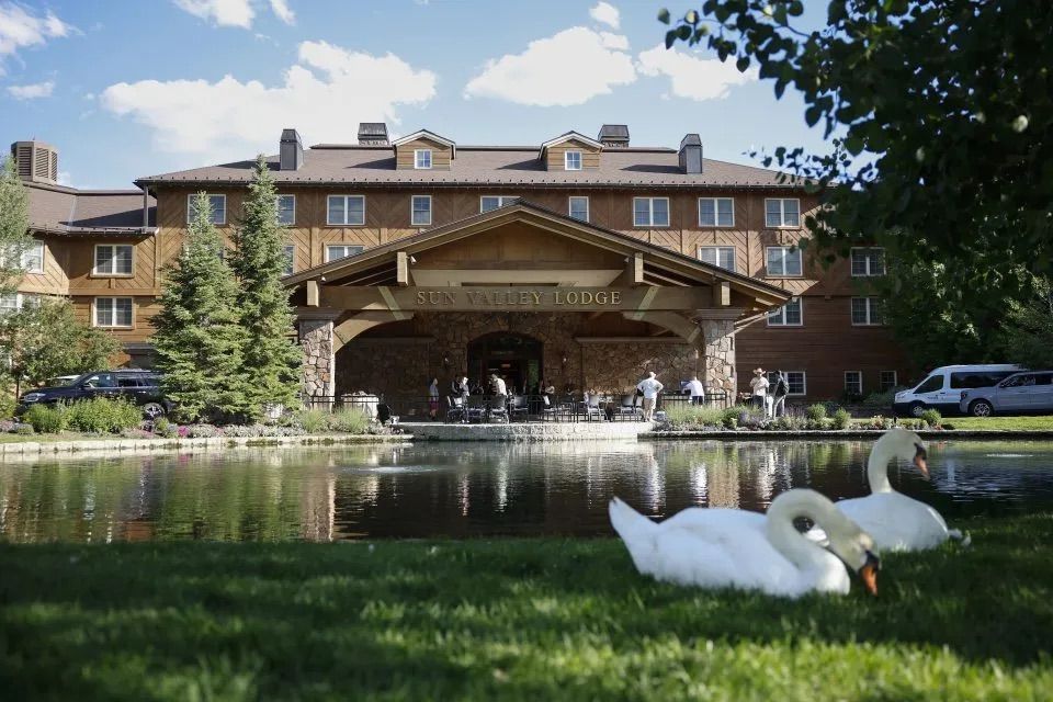 Sun Valley Lodge – khu nghỉ dưỡng sang trọng diễn ra sự kiện Sun Valley Conference (Ảnh: Kevin Dietsch).