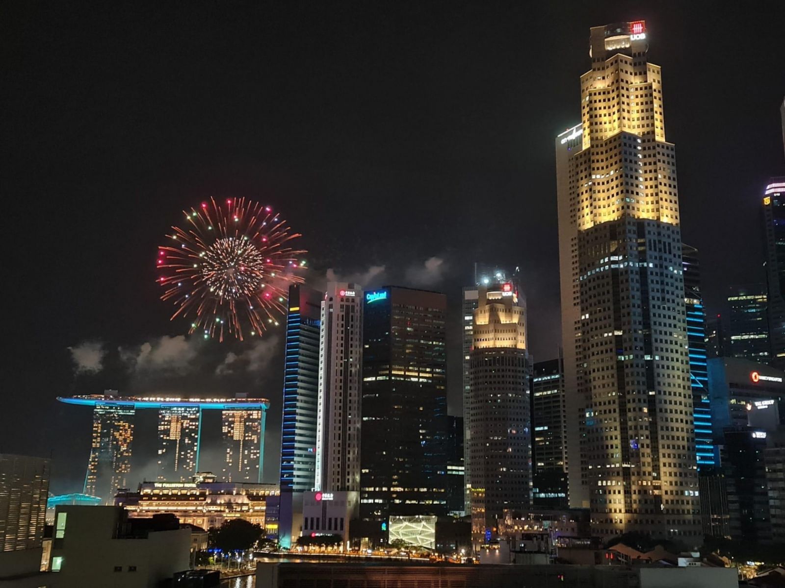 Firework views from 21 Carpenter’s rooftop infinity pool on the ninth floor (Photo: 21 Carpenter) National Day fireworks restaurant