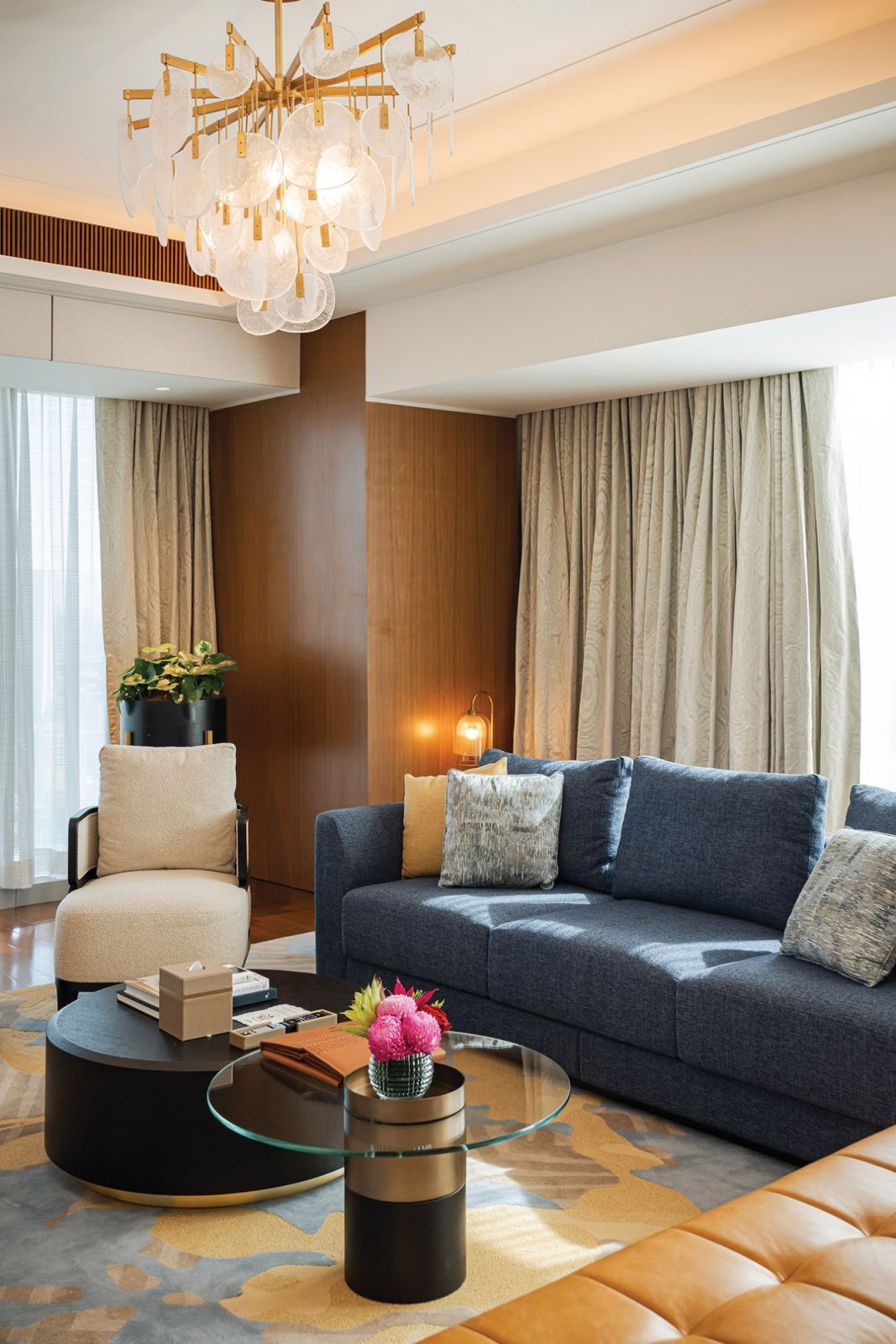 The living room in one of the suites at Solaire Resort North (Photo by Justin De Jesus)