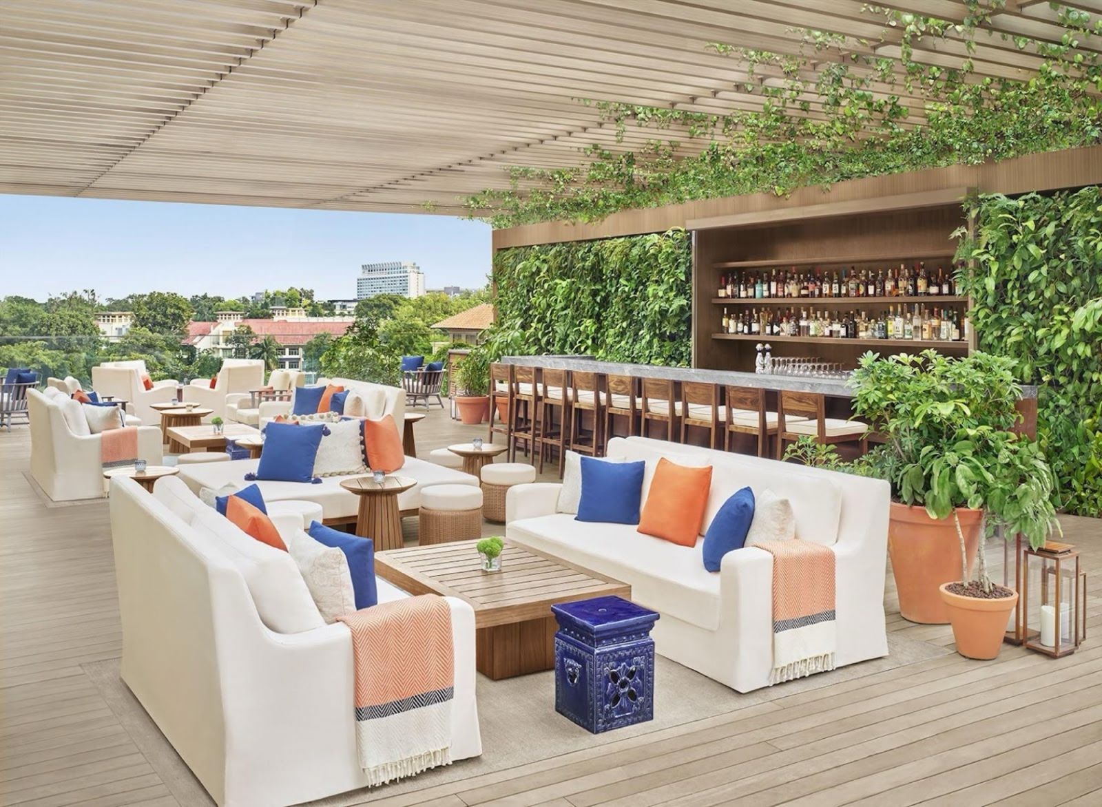 Poolside tipples with a complimentary side of luscious sunsets (Photo: The Singapore Edition) Cocktail Rooftop Bars Singapore