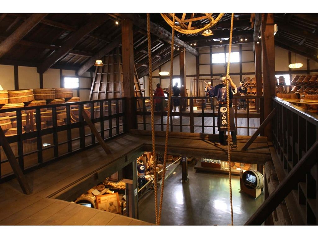 Hakutsuru Sake Brewery Museum traces centuries of brewing tradition through preserved tools, dioramas and guided tastings. (Photo: JL-DB)