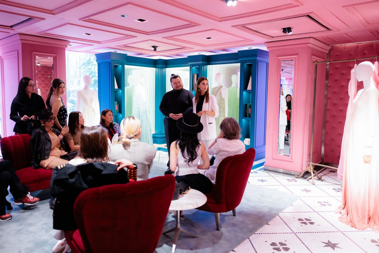 At Paragon’s private Gucci salon, guests were given a masterclass in Milanese craftsmanship, macramé mastery, and the magic of Unicum: garments that exist as one of one