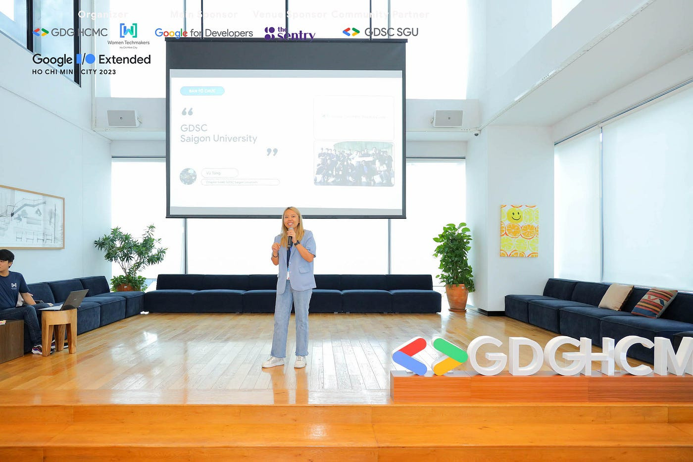 Ngọc Võ tham dự Google Development Group tại TP. HCM. Ảnh: Medium