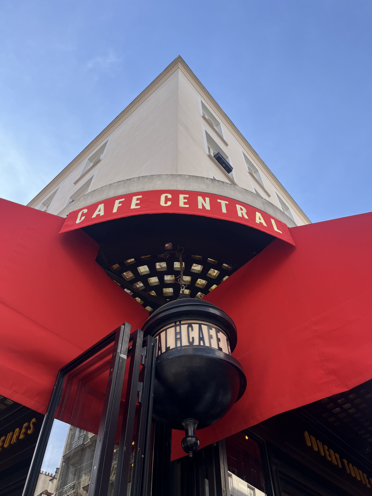 Café Central (Photo: Mia Borromeo)