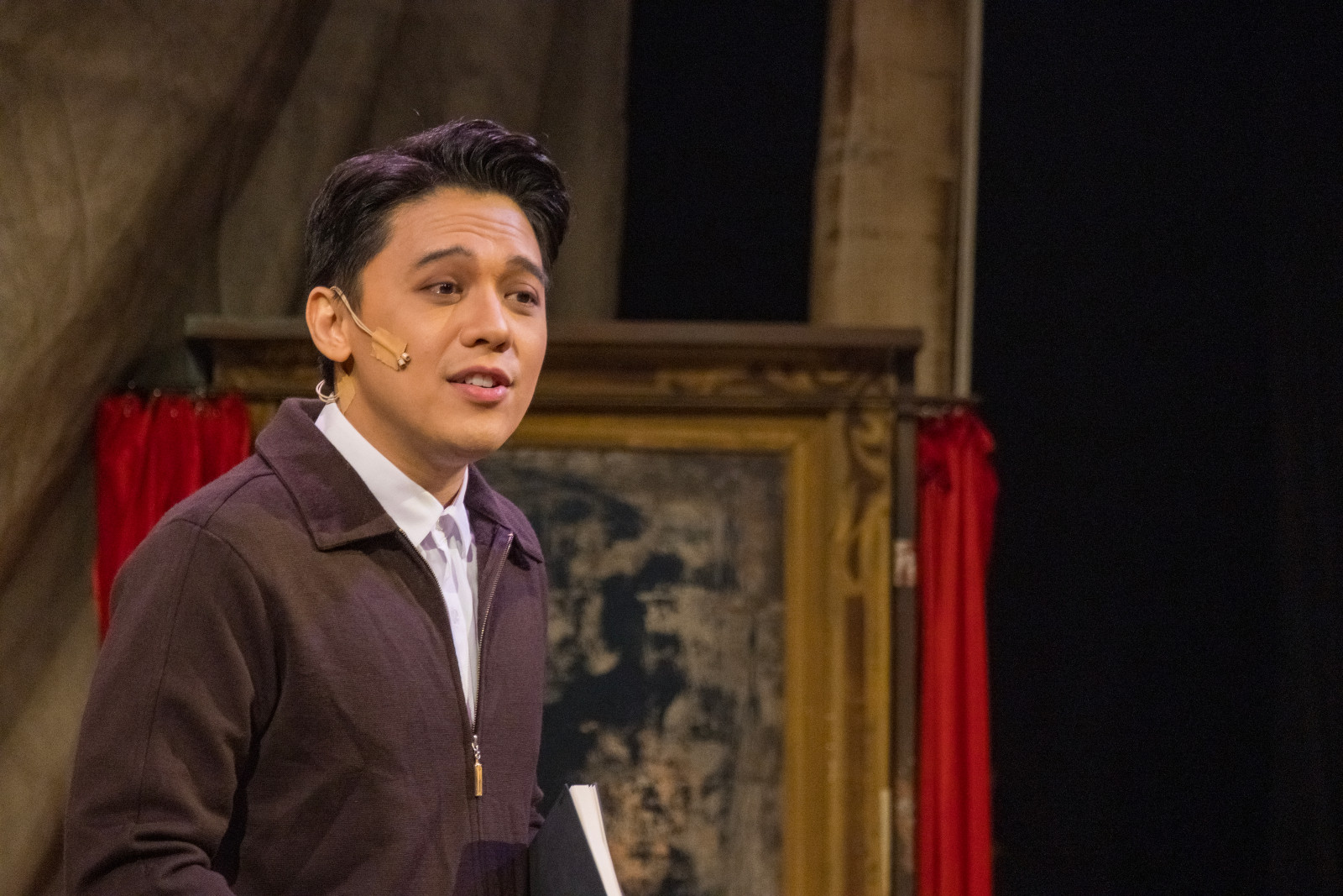 Tim Pavino as Buddy Foster (Photo: Loreta Arroyo)
