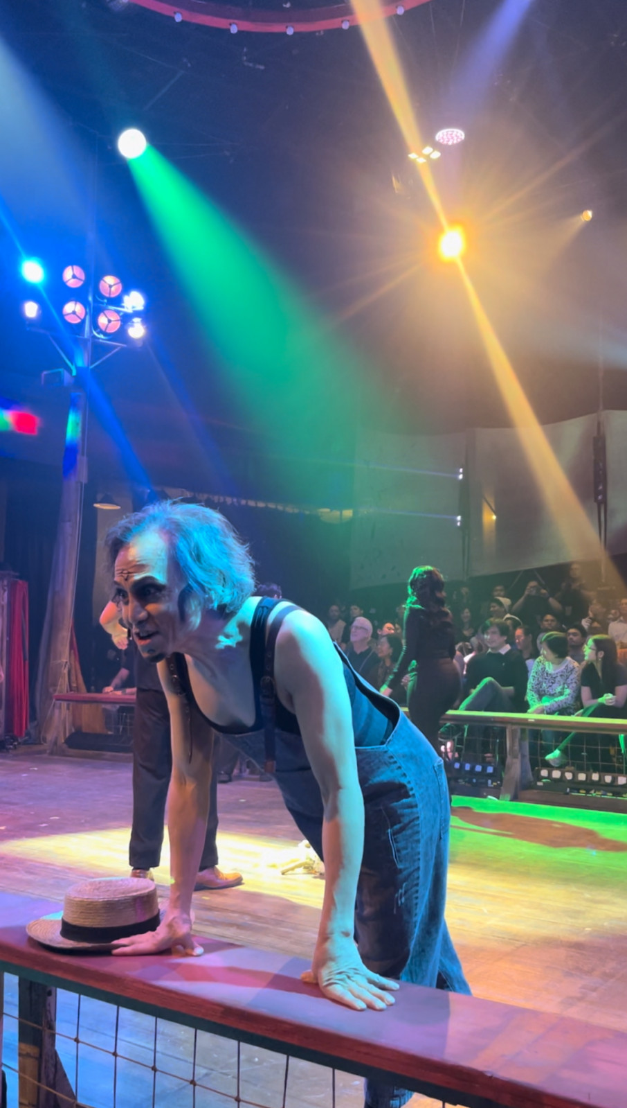 Jon Santos interacting with the audience before the show starts (Photo: Gabriel Bohol)