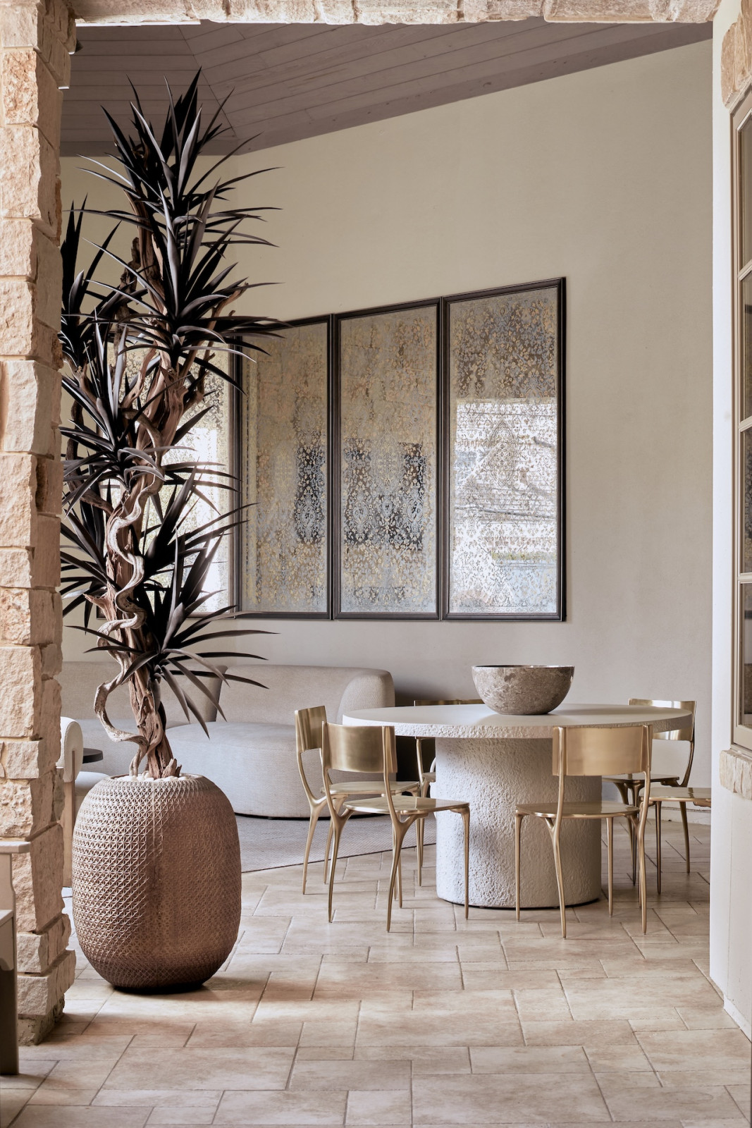 A seamless flow of the indoors and outdoors in a Bunker Hill, Texas home designed by Studio Bilal Rehman