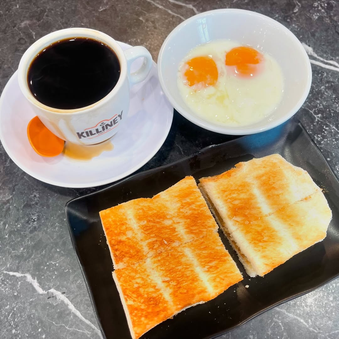 The original Killiney Kopitiam kaya toast breakfast set (Instagram/@bikin_wareg) best Singapore breakfasts