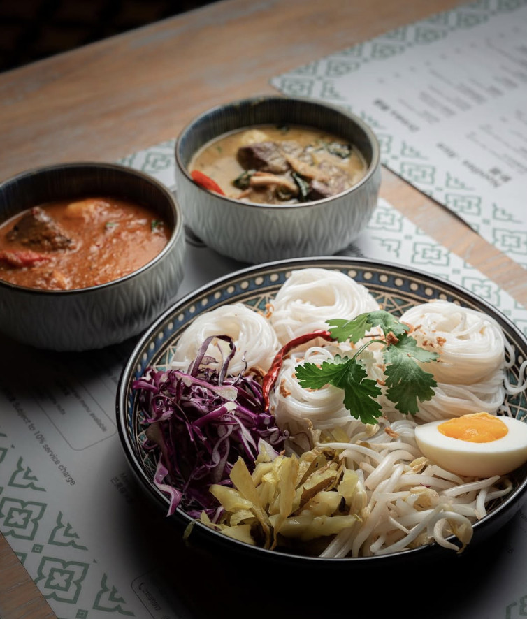 Khanom jeen with red and green curry at Asura