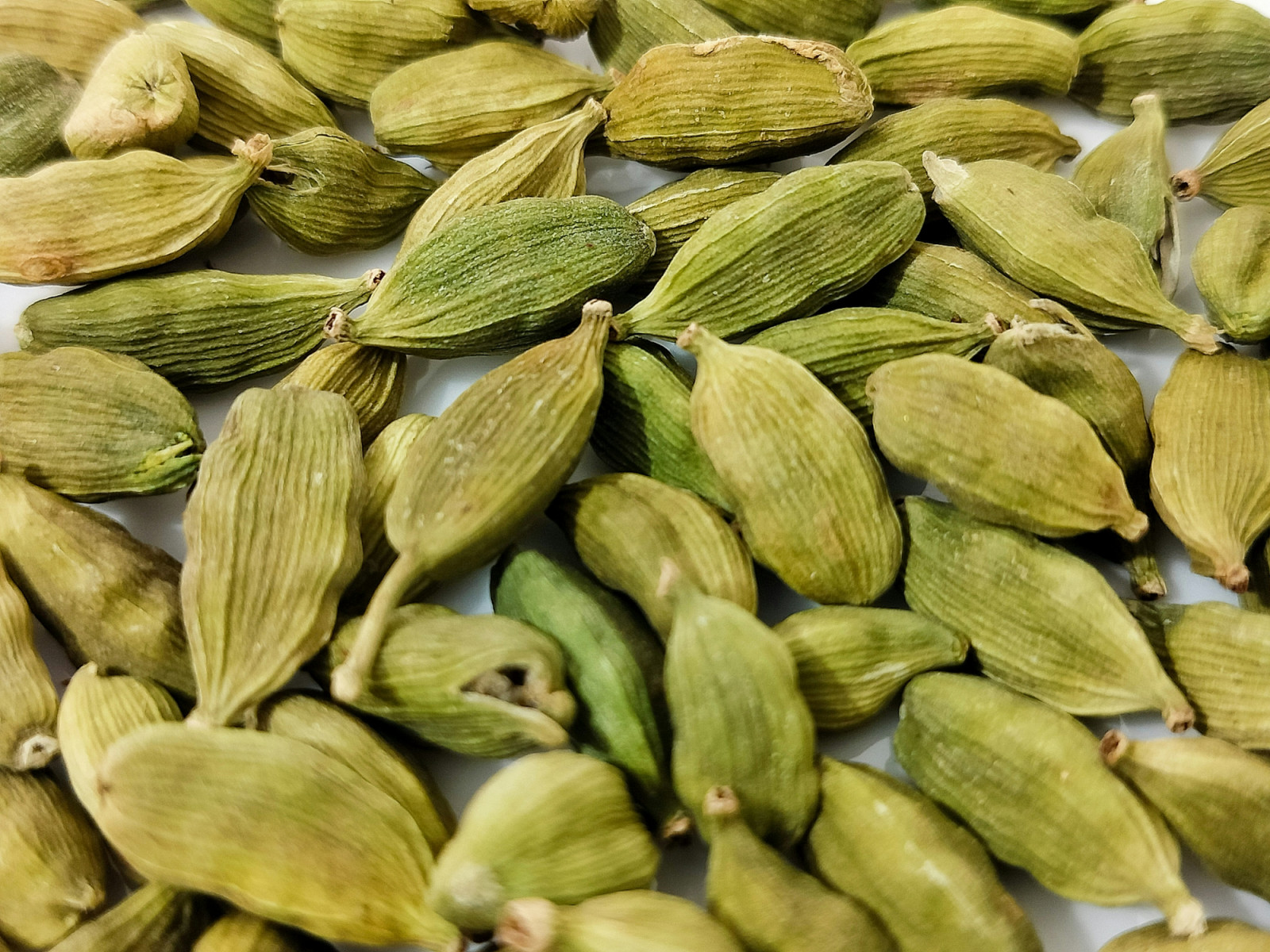 These aromatic pods are essential in both spiced dishes and traditional Asian remedies for gut health. (Photo: Jaspreet Kalsi / Unsplash)