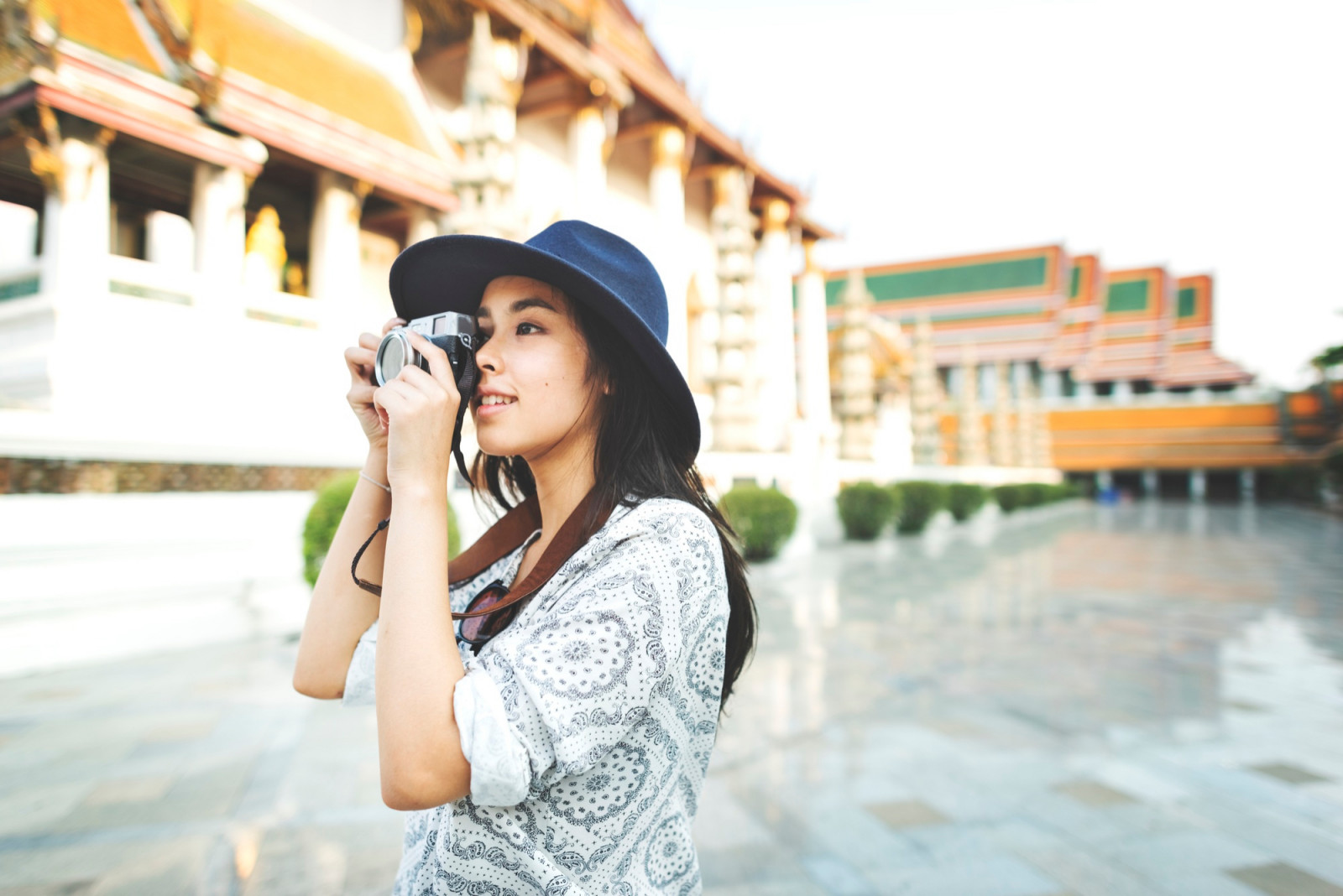 Responsible travel is about being mindful of the spaces and cultures that one steps into and acting to preserve and respect instead of consume and take. (Photo: Raw Pixel / Freepik)