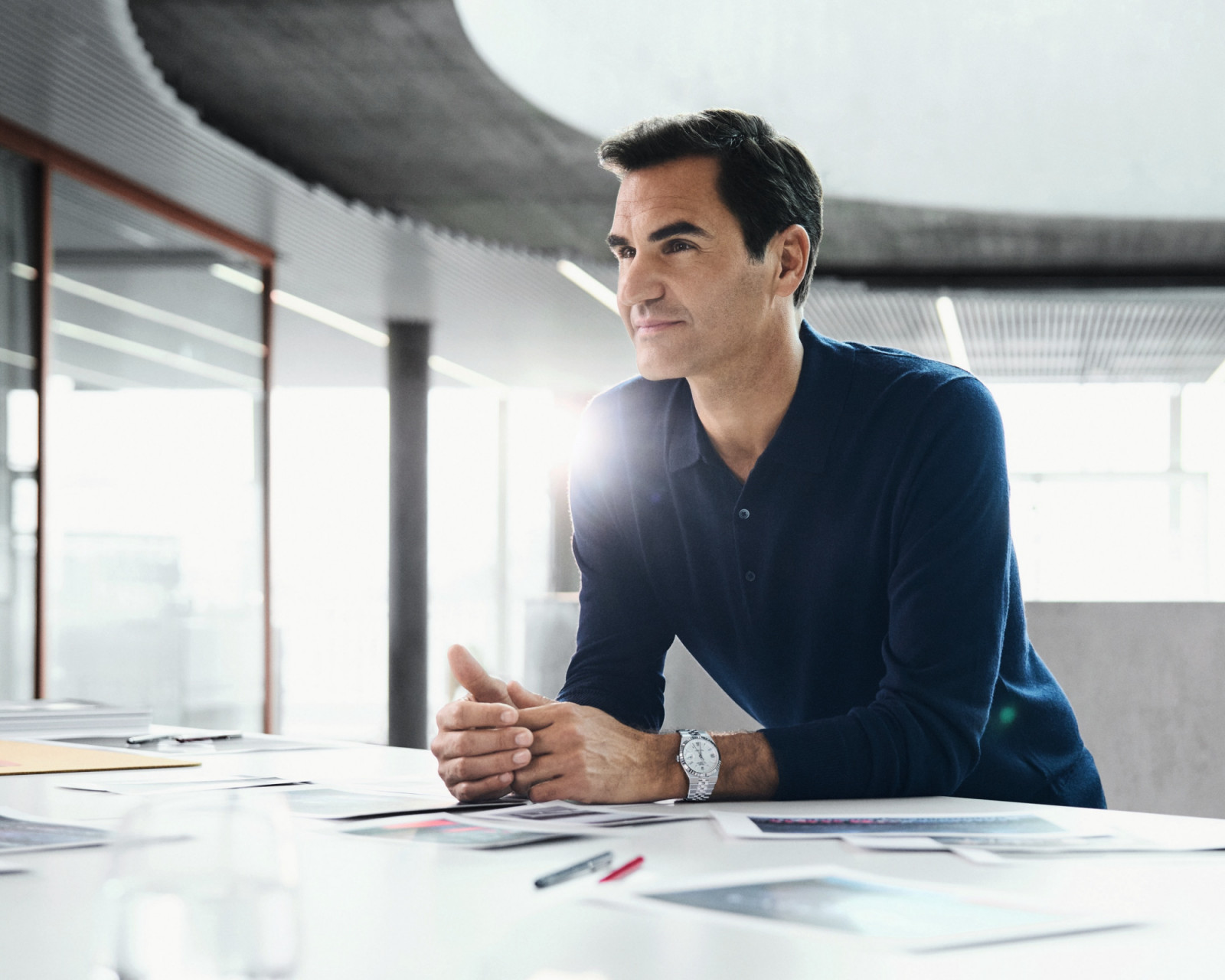 Roger Federer wears a Land-Dweller 40 in a
white Rolesor version