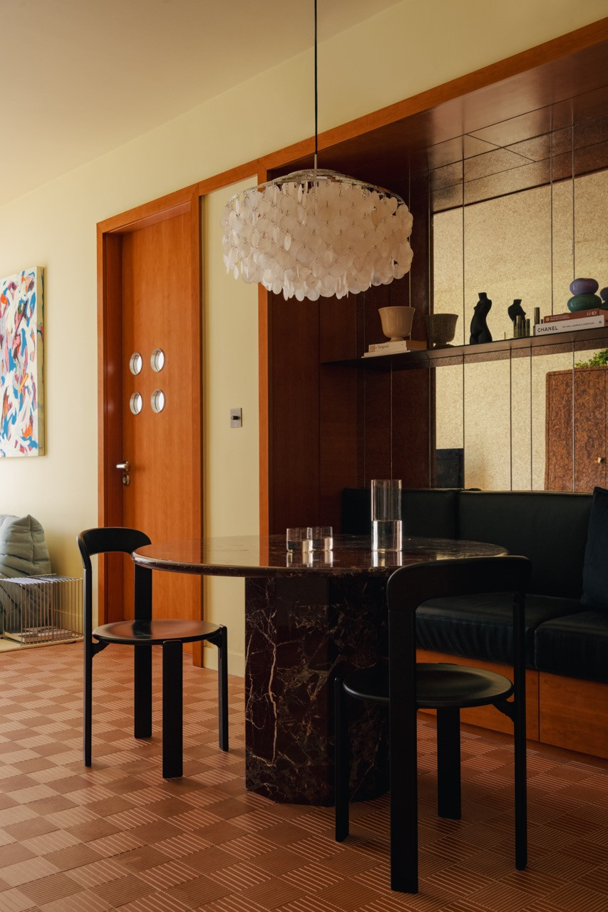 The dining nook that Gioh describes as her favourite space: “That space is definitely something that positively impacts my daily life. I like how it creates an excellent centre point to the space where I can easily access my kitchen, bedroom, and wardrobe.”