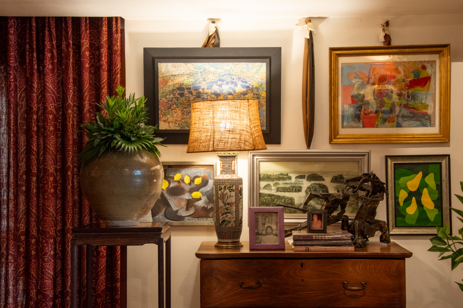 Jaime Ponce De Leon's home, which won Best Use of Art at the 2025 edition of Tatler Homes Design Awards Philippines