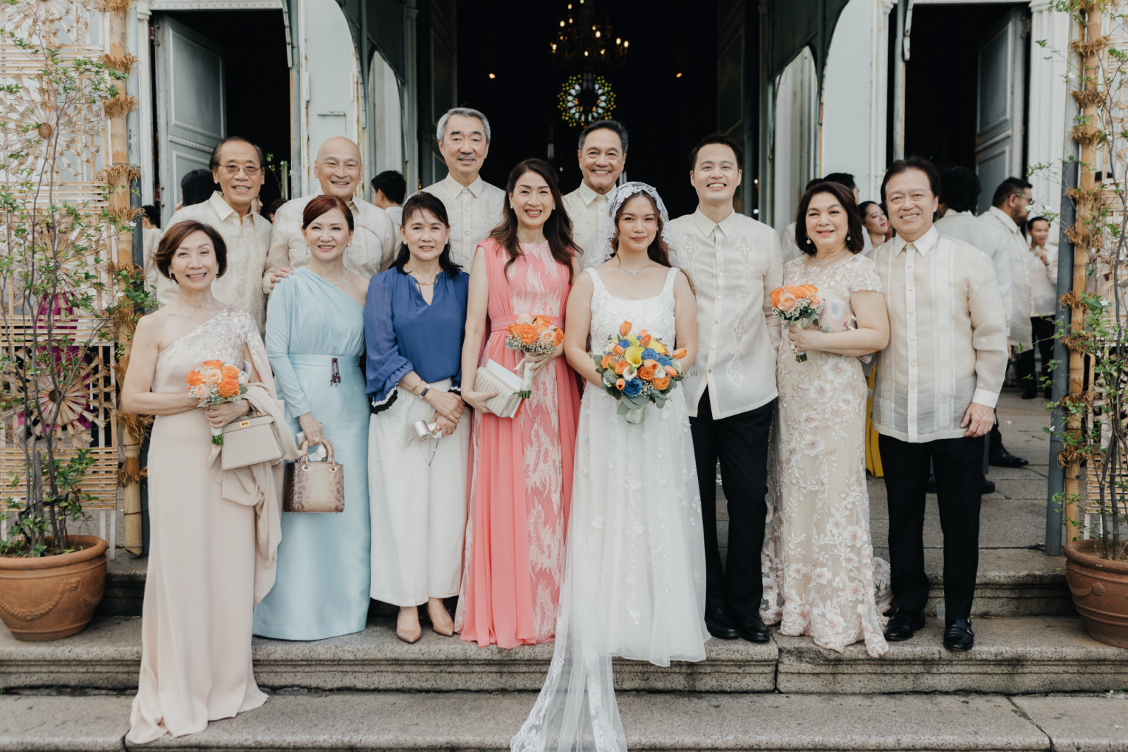 Stephen and Lolita Sy, Butch and Julie Go, Hans and Carol Sy, Lianne and Jerry Tiu, Willy and Geraldine Ocier with the couple