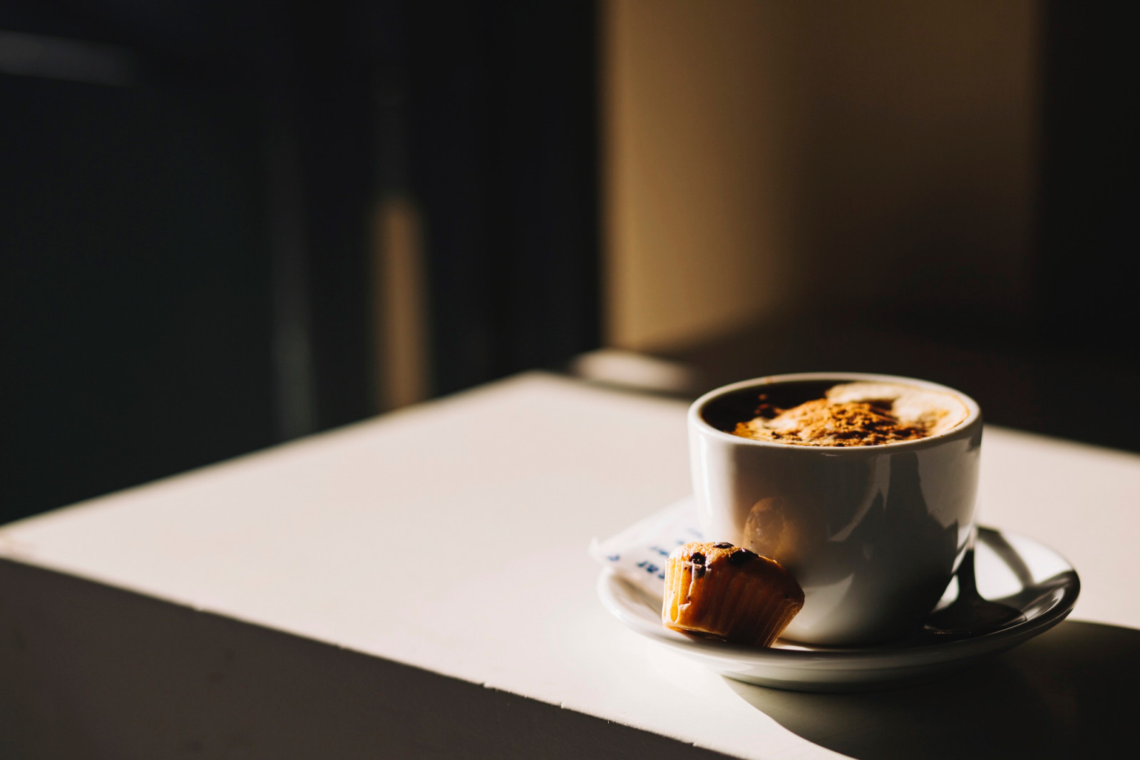 From coffee to tea, science challenges long-held caffeine myths and reveals what’s really in your cup. (Photo: Freepik)