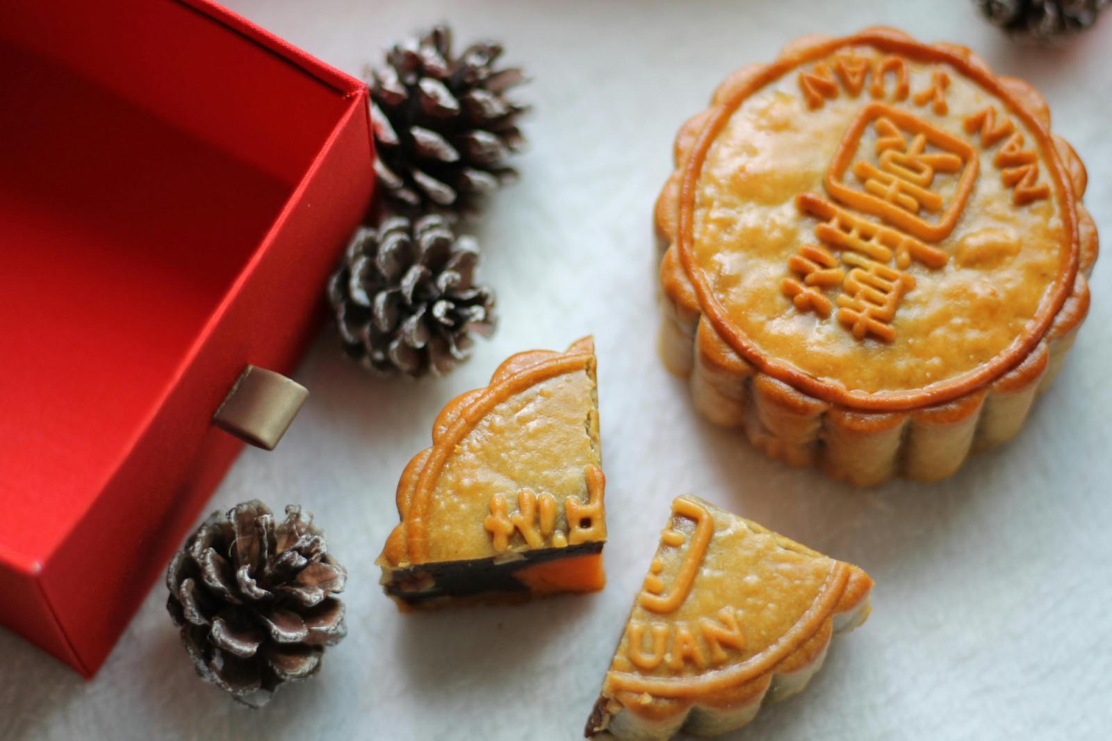 There’s more to the Mid-Autumn Festival than mooncakes. Across Asia, there are lantern carnivals, fire dragon dances and festive foods (Photo: Marie Martin/Pexels)
