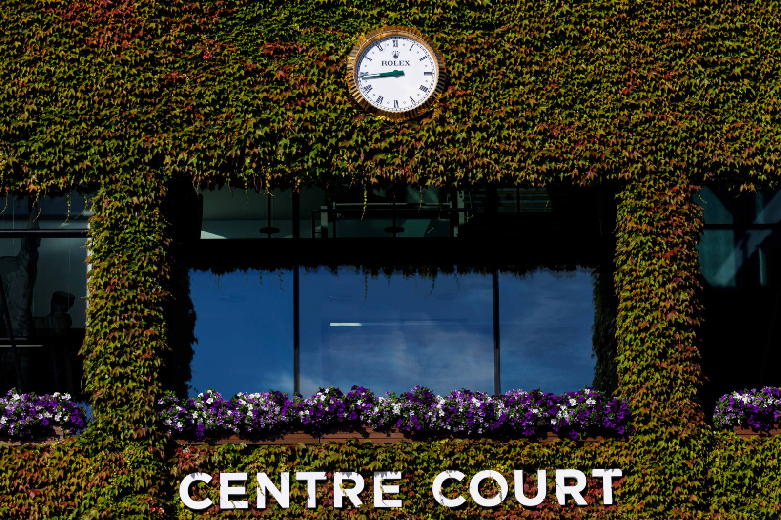 Rolex clock on the exterior of Wimbledon's Centre Court (Photo: courtesy of Rolex)
