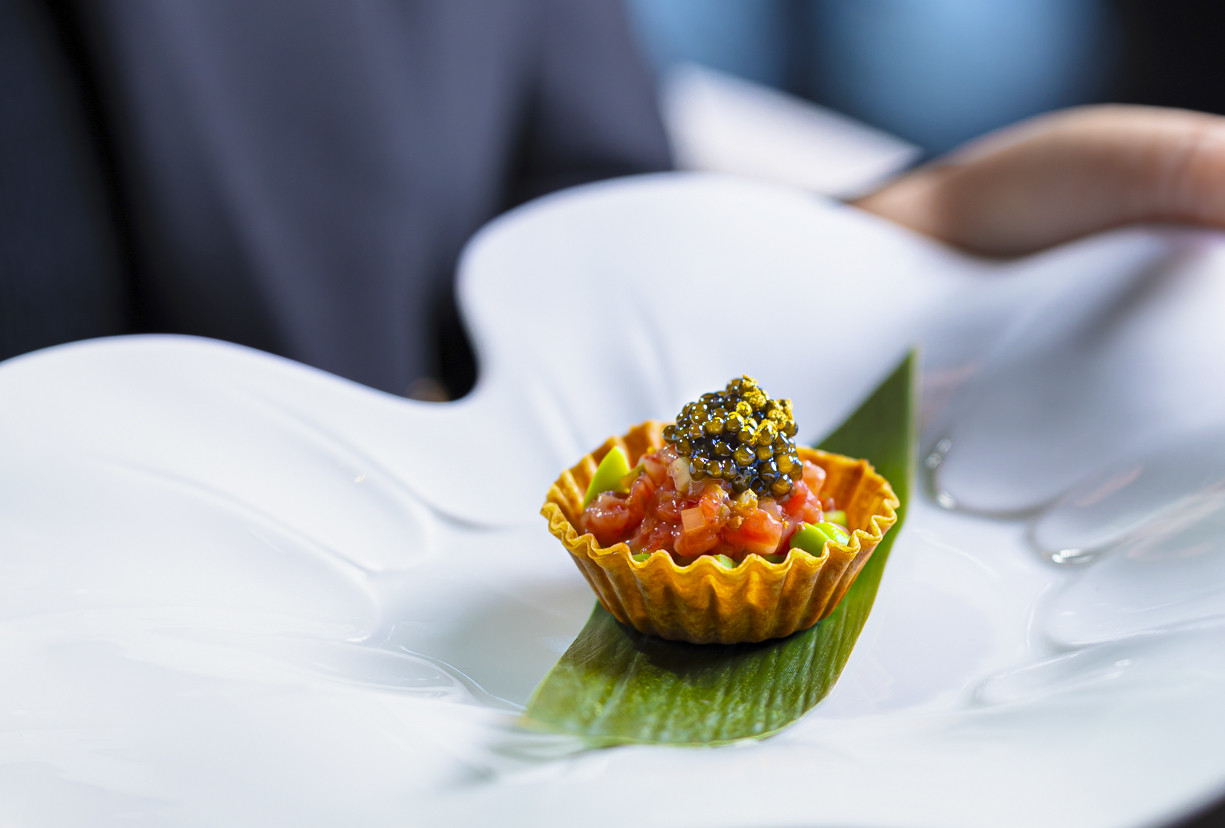 Yaeyama-kyori beef tartare tart, dadacha beans, caviar