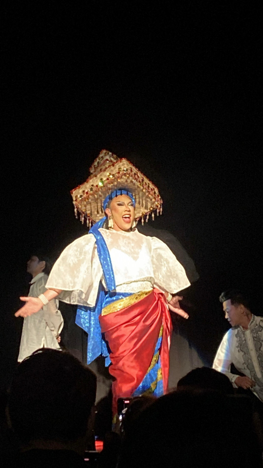 Arizona Brandy is back with a bang. At Bekenemen Podcast’s viewing party, she stuns in an elevated Filipiniana ensemble (Photo: Jove Moya)