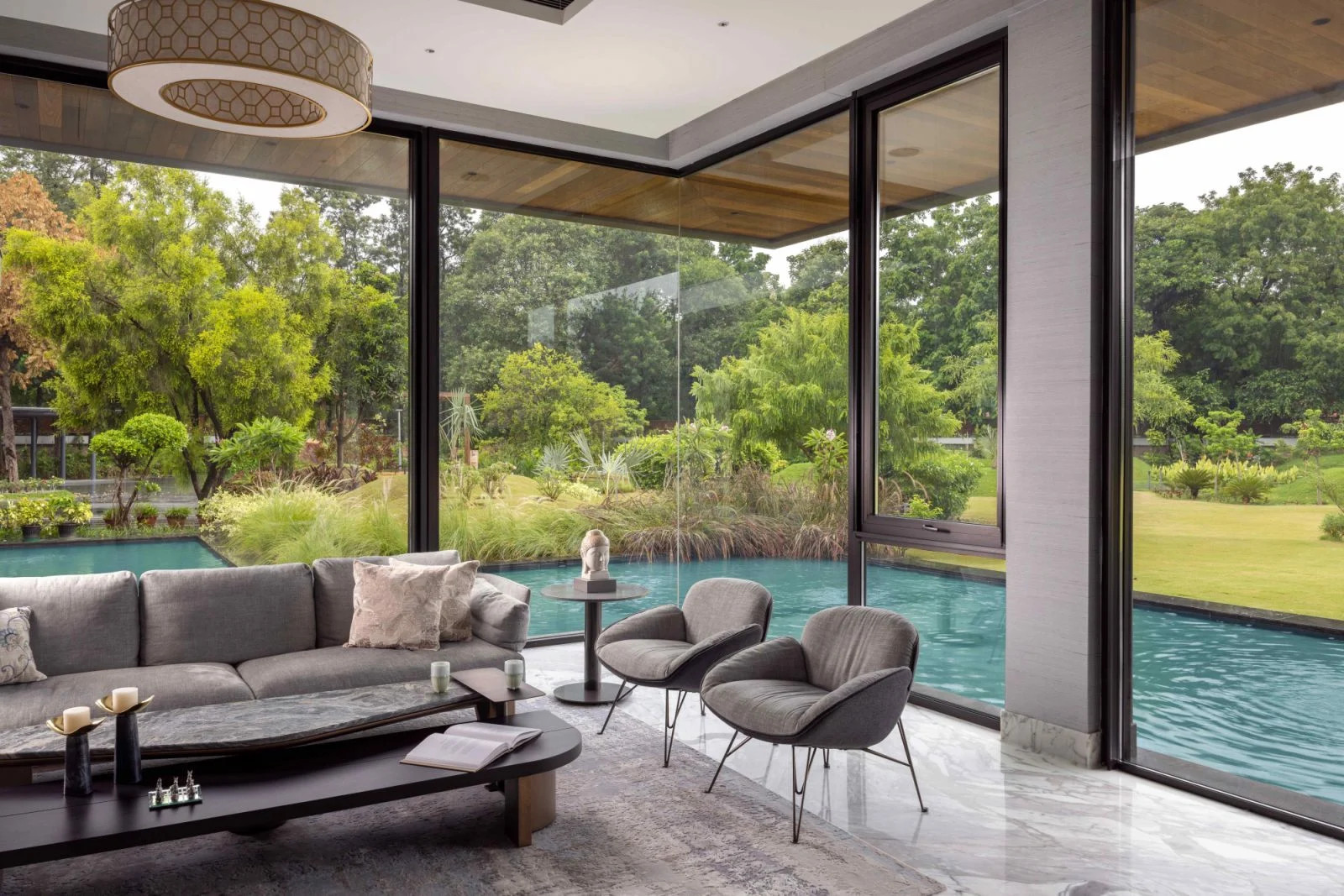 A shallow, encircling water feature creates zen-like tranquility (Photo: Zcyphher)