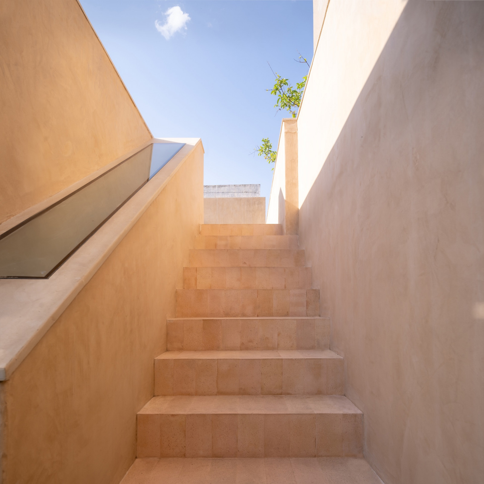 Exploring the natural materials used in a home in Gwalior, India brought to life by Studio Dashline