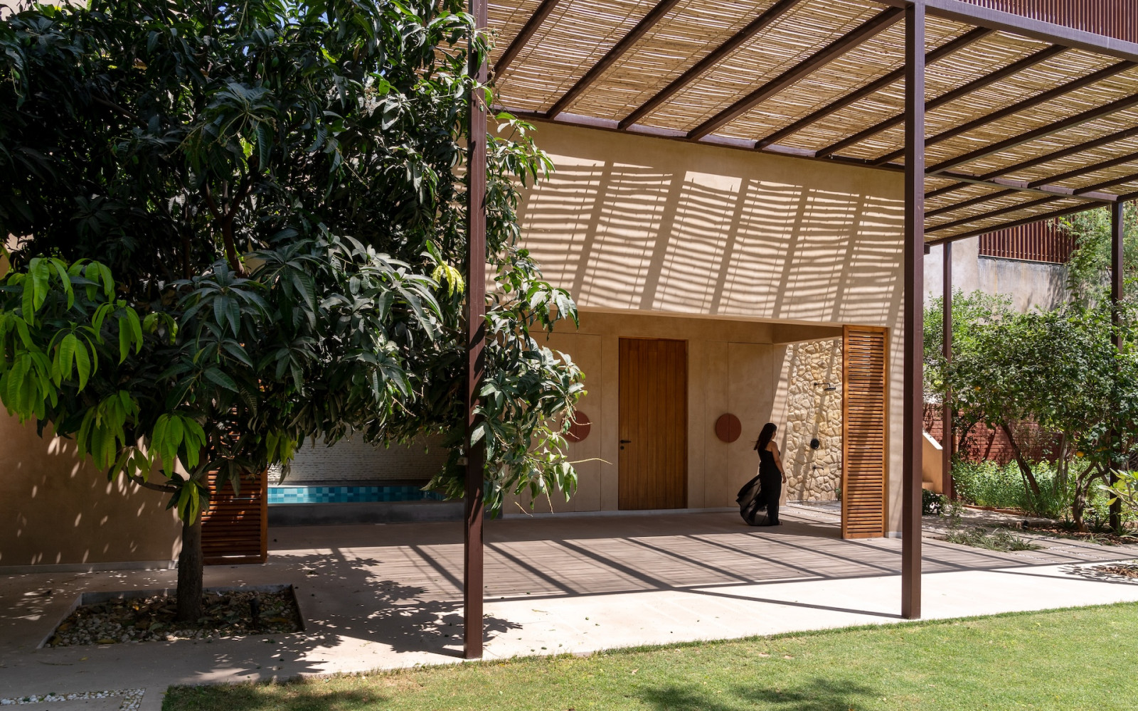 Exploring the outside area of a home in Gwalior, India brought to life by Studio Dashline
