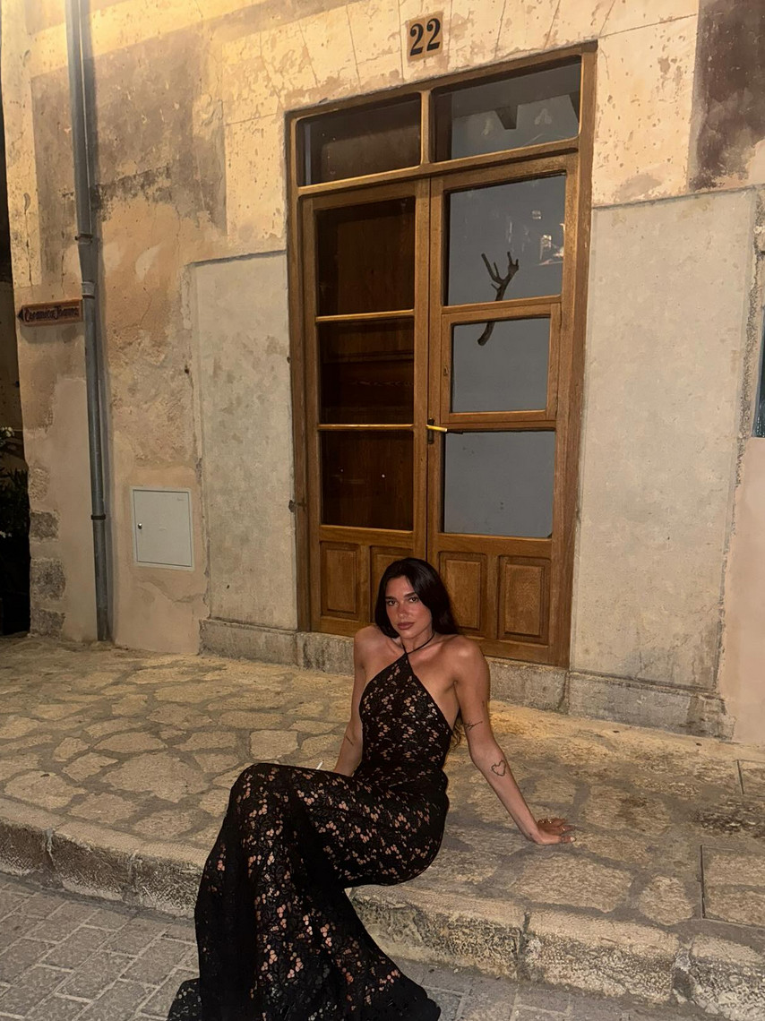(Photo: Instagram / @dualipa)