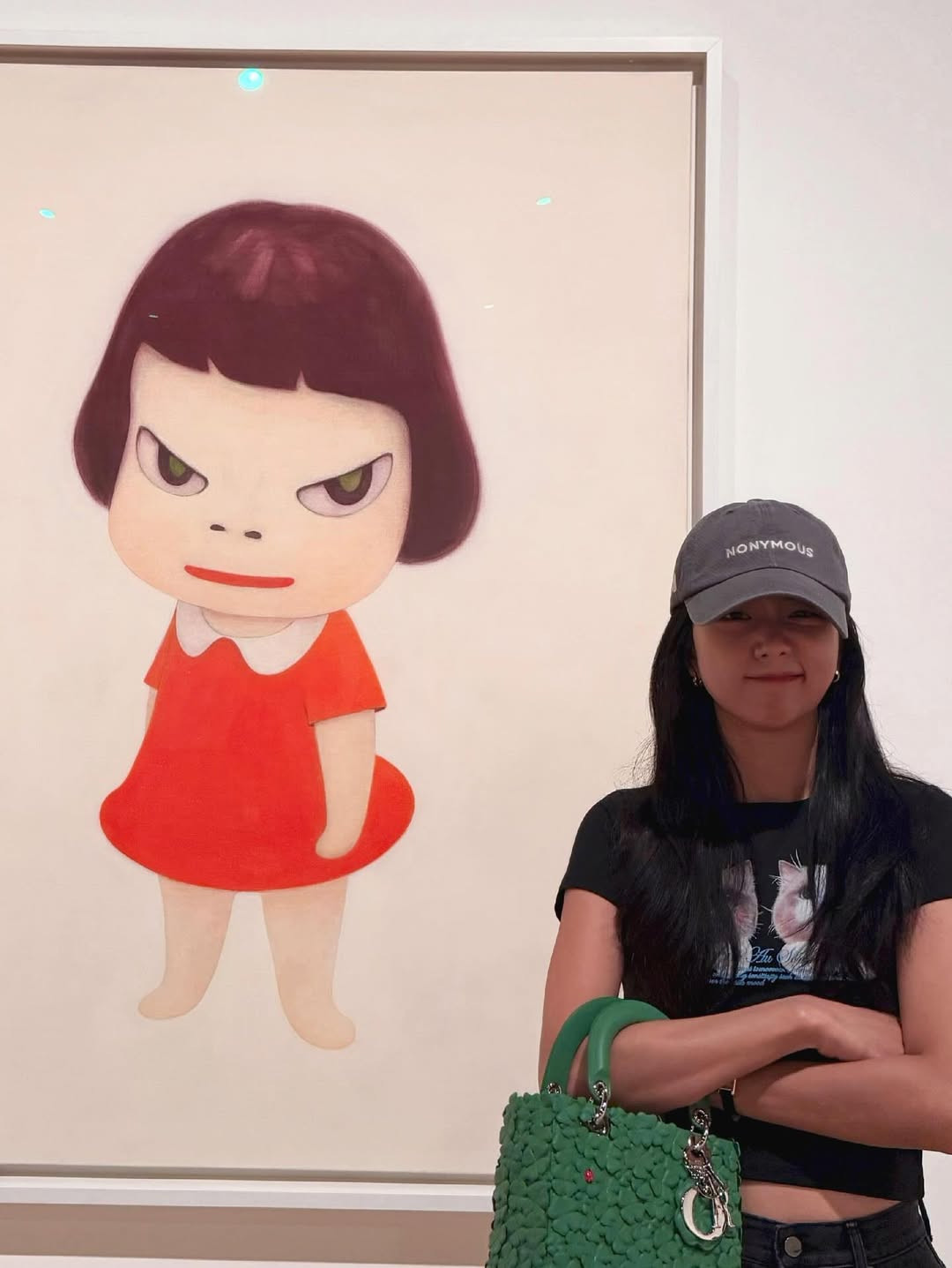 Jisoo visited Yoshitomo Nara’s exhibit at the Haywad Gallery at Southbank Centre in Central London. (Photo: sooyaaa__ / Instagram)