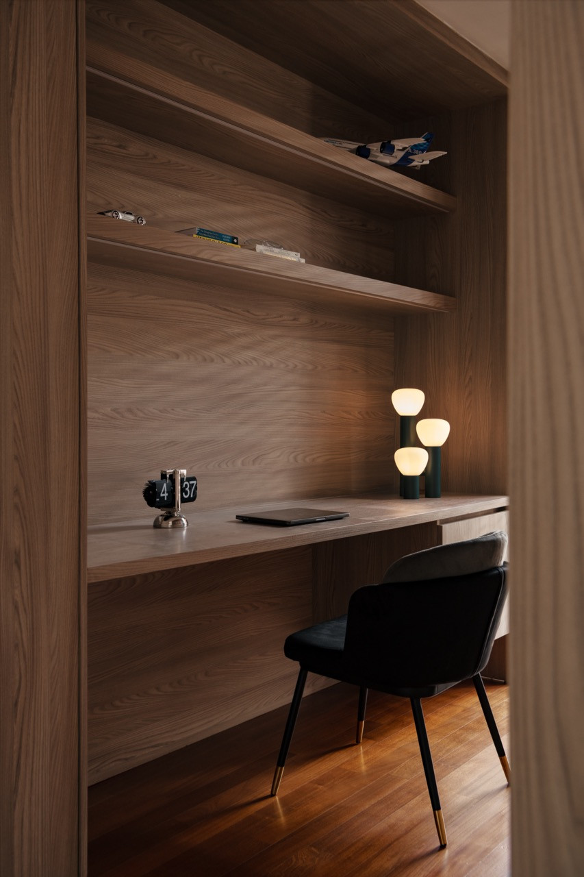 A study alcove created intimate work spaces within the larger family compound