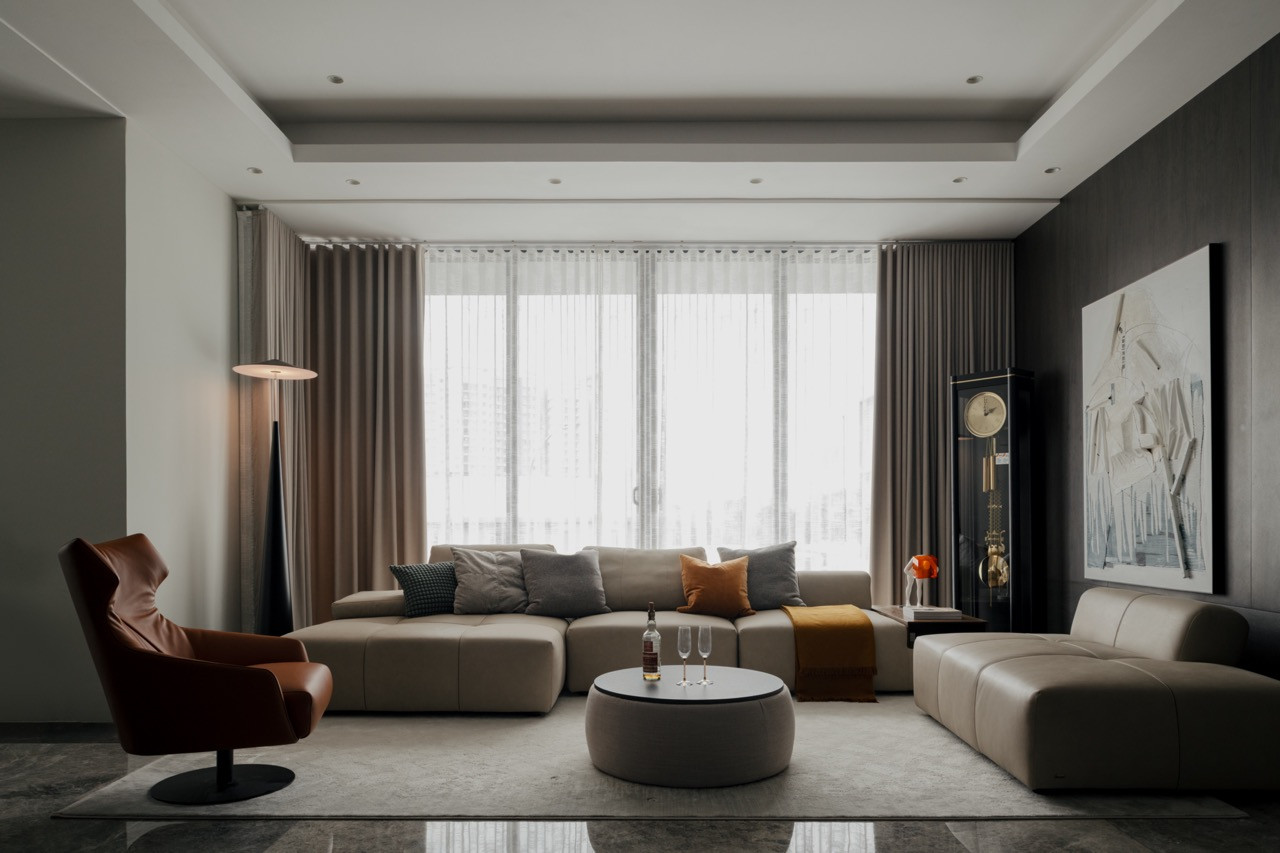 The main living area now has an open plan that accommodates both intimate family time and large extended family gatherings