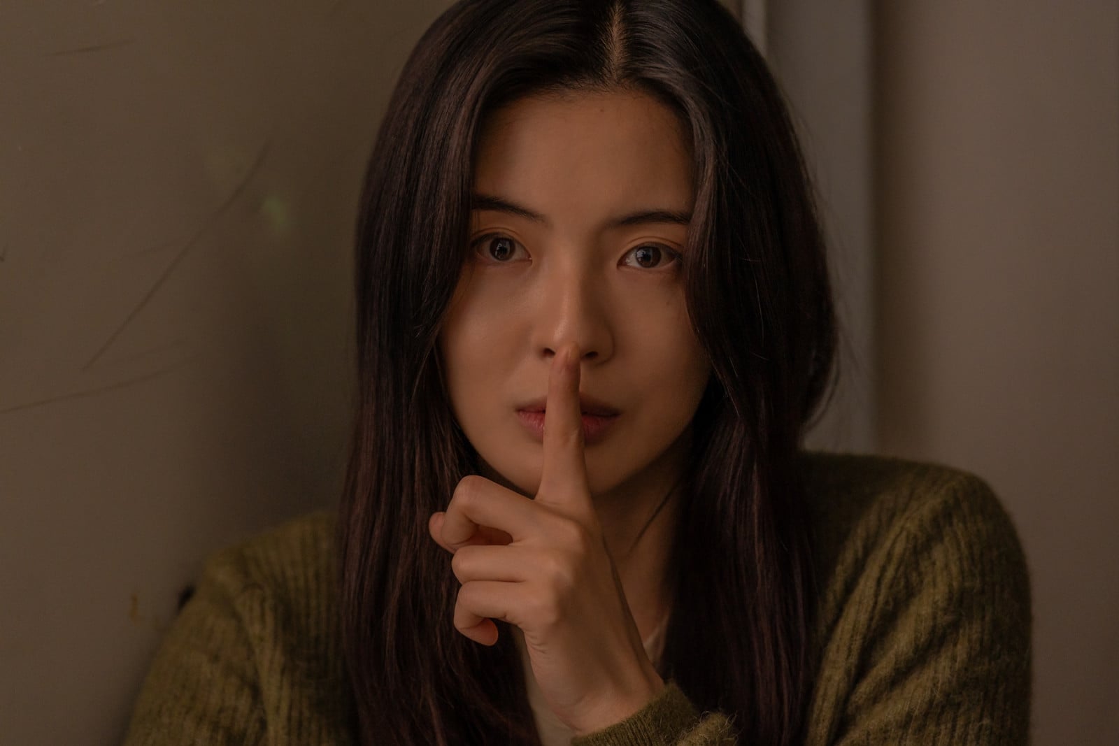 本片在南韓吸引超過170萬觀眾搶看,國際版權更狂銷117國,圖為女主角李先彬。(Photo:采昌國際多媒體《噪音殺機》劇照)