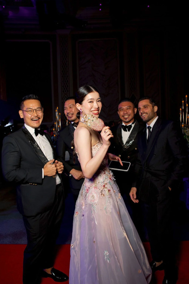 Raymond Tham, Alex Cheah, Serena Luo, Kelvin Cheah and Federico Barnabe at the Tatler Ball 2024 in Kuala Lumpur (Photo: Tatler Malaysia)