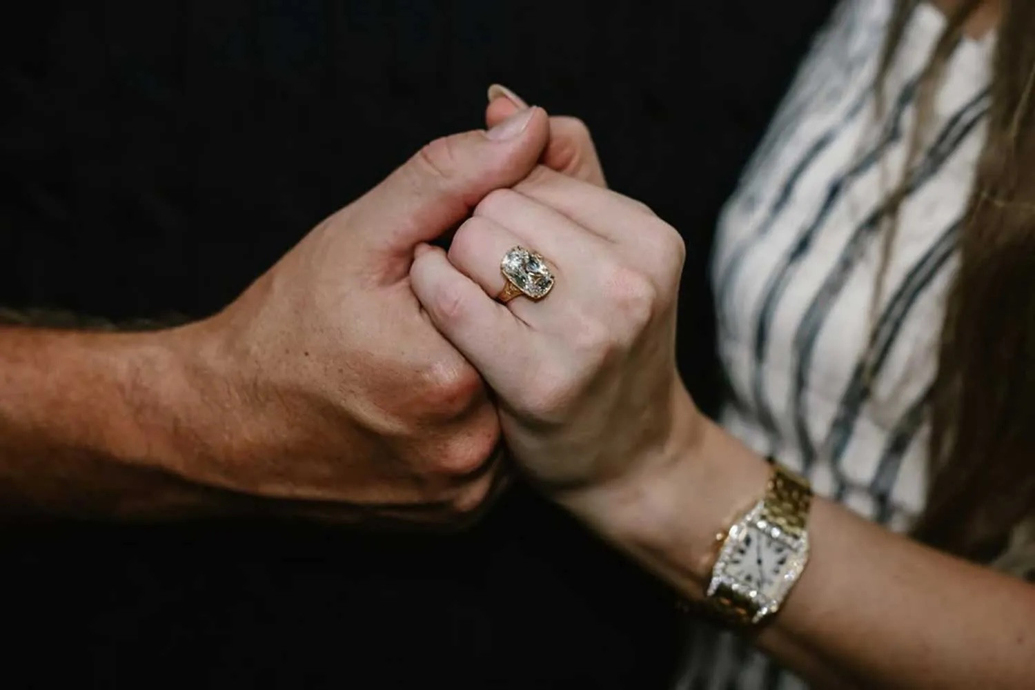 Close-up of Taylor Swift's engagement ring (photo: Instagram @ Taylor Swift)
