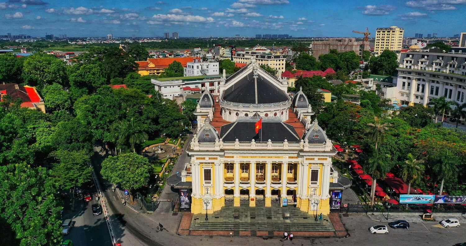 Hanoi Opera House is a French architectural work modeled after the Opera de Paris