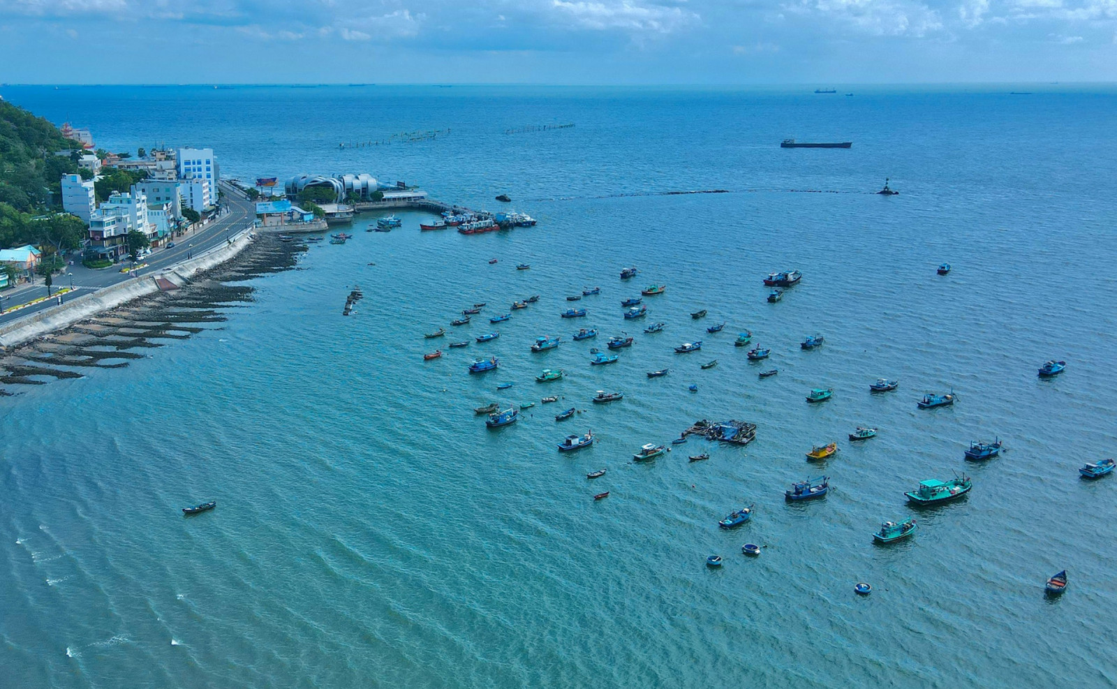 Front Beach (Vung Tau) viewed from above (photo: Tran Thanh Duy)