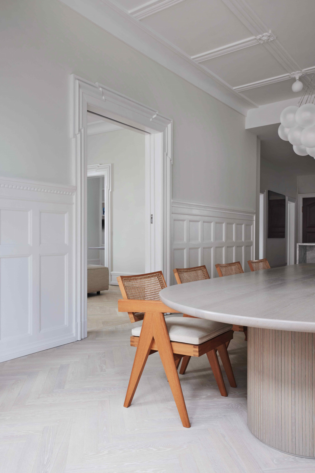 Seamless access between the living room and the kitchen and dining areas