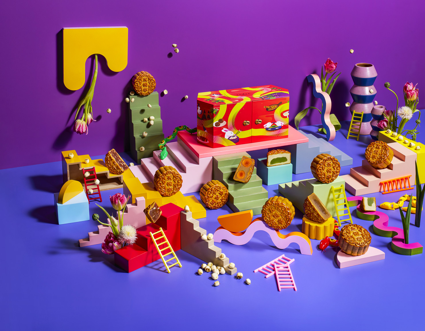 Mooncakes by 5 on 25 come in a two-tier box inspired by the Year of the Snake as well as Andaz’s vibrant neighbourhood of Kampong Glam (Photo: Andaz Singapore) best mooncake gift baked mooncake snowskin mooncake mid autumn festival hotel mooncake