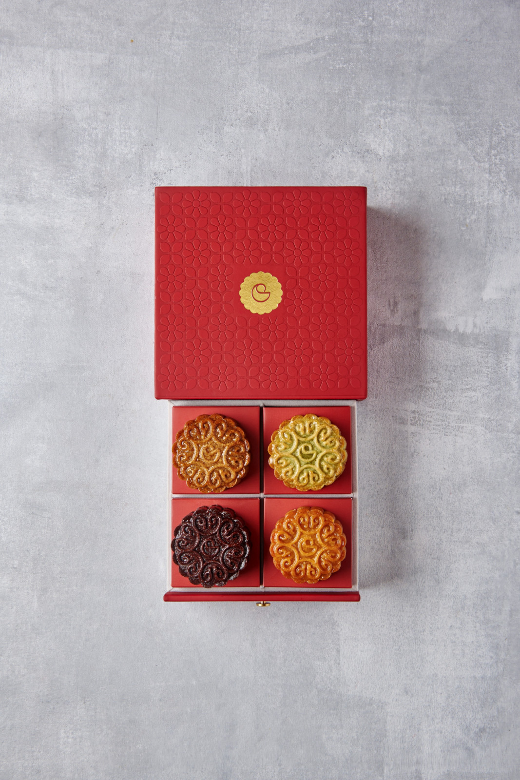 Cédric Grolet debuts traditional baked mooncakes with not-so-traditional fillings (Photo: Cedric Grolet Singapore) best mooncake gift baked mooncake snowskin mooncake mid autumn festival hotel mooncake