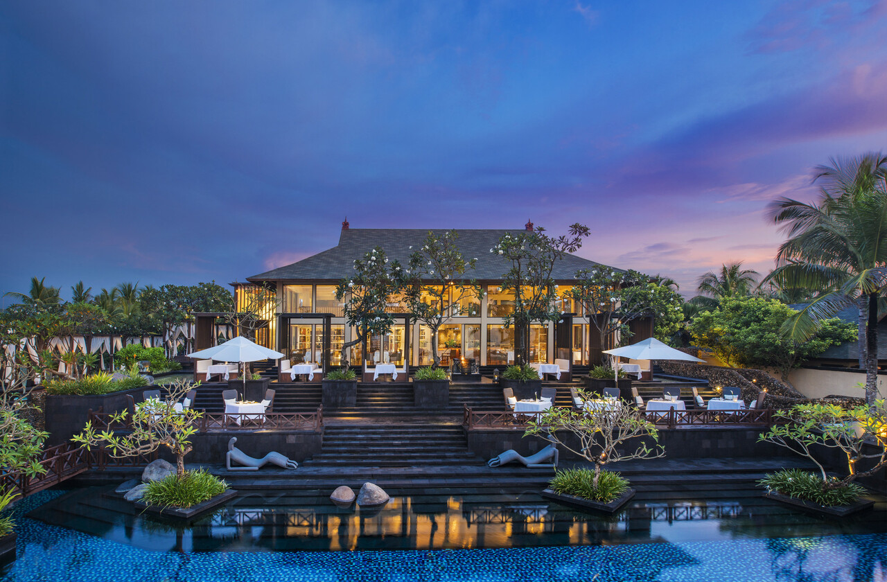Kayuputi, restoran istimewa di The St. Regis Bali Resort, Nusa Dua