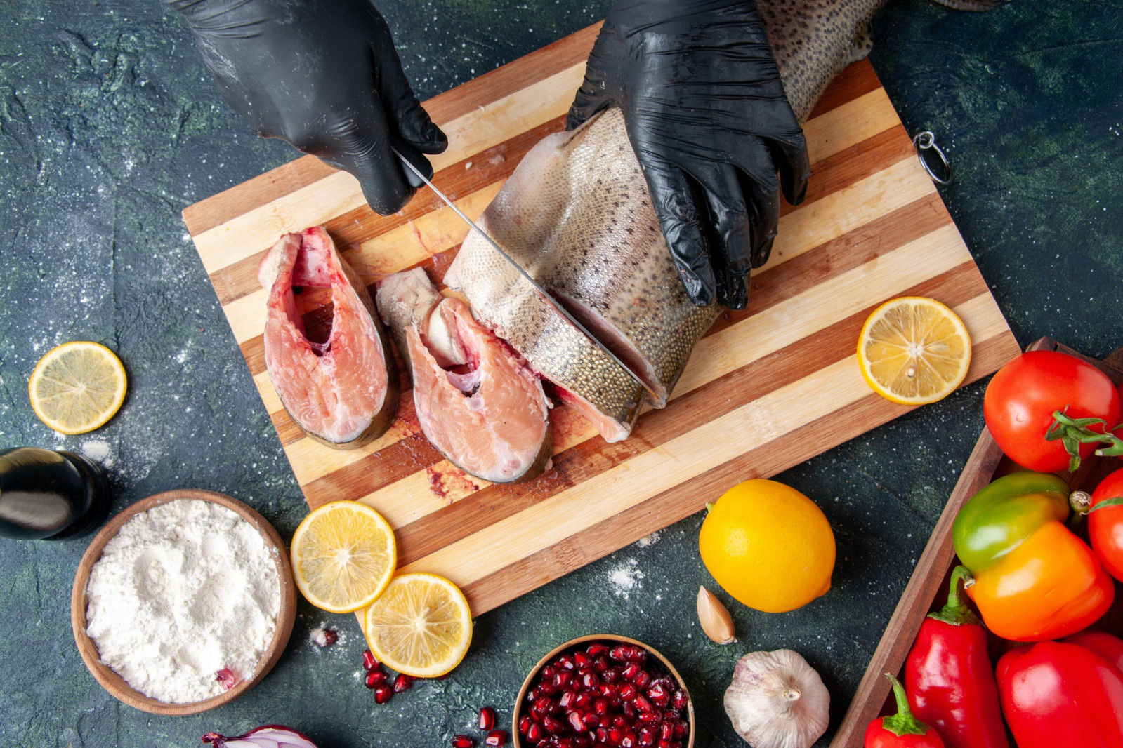 From nose-to-tail to the plate: these chefs redefine cooking with fish and other seafood through sustainability, innovation and full-flavour creativity. (Photo: Mdjaff / Freepik)