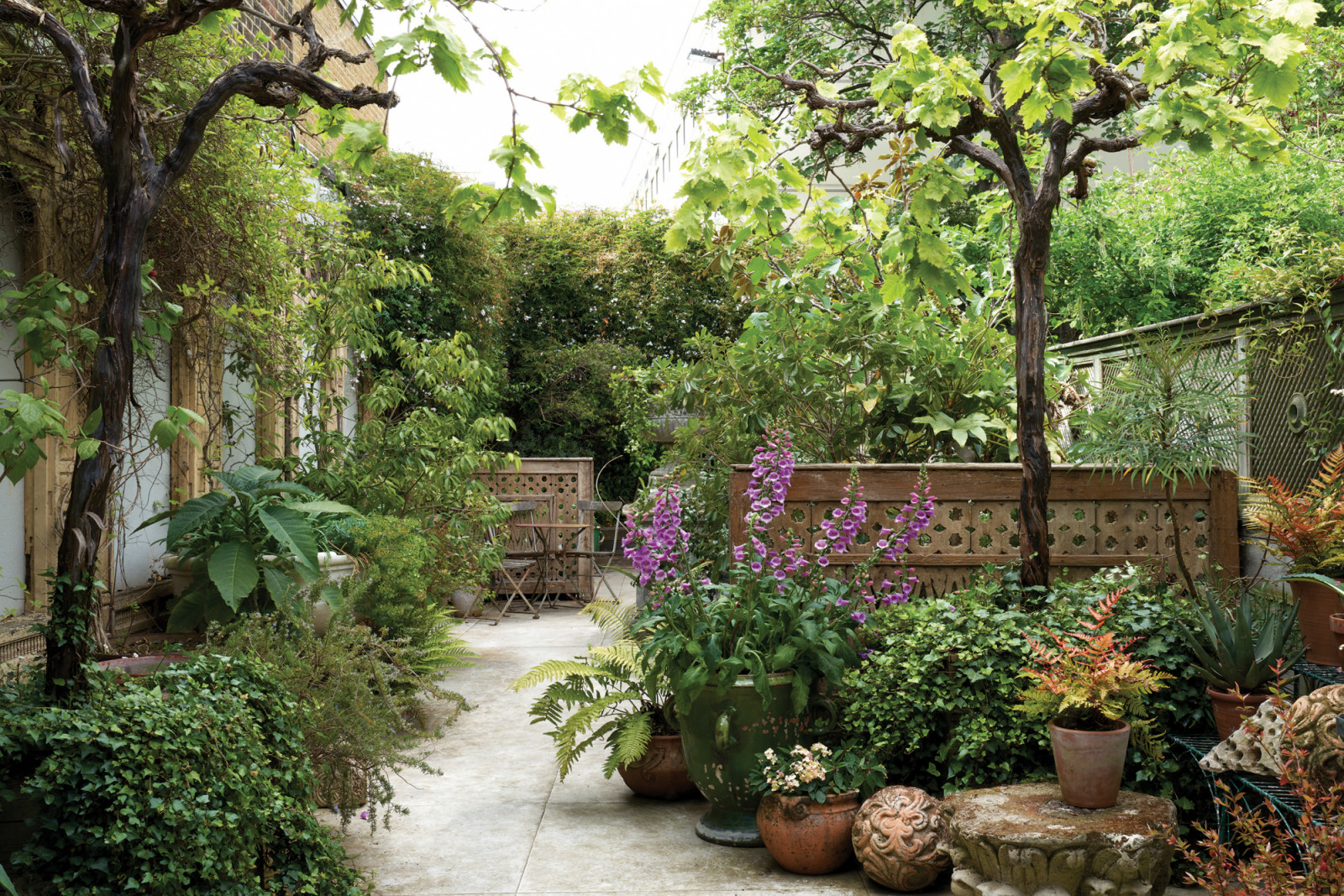 The garden at Robert Kime’s showroom on Ebury Street in London, England