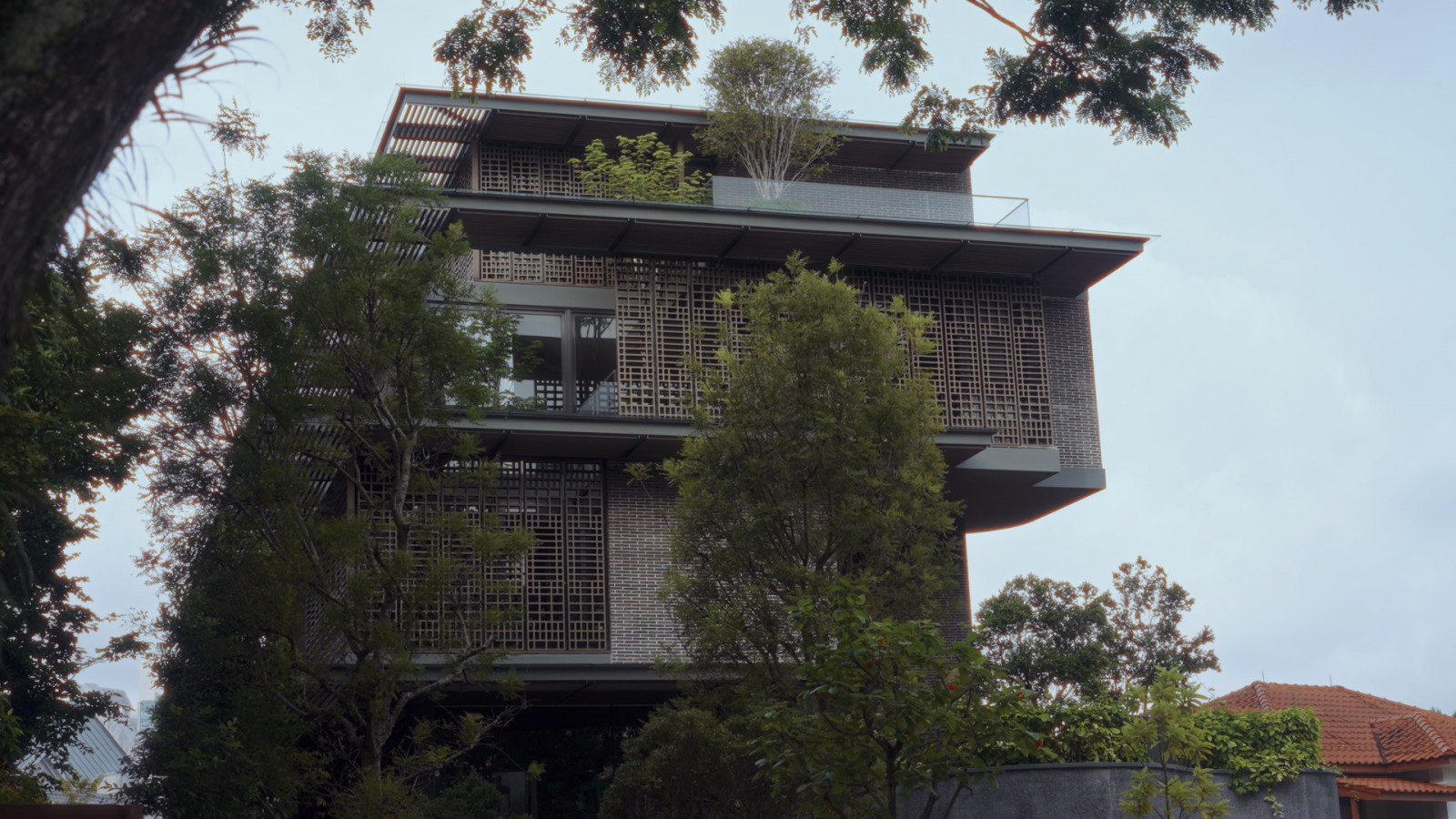 The Art of Contrast: how Roche Bobois and HYLA Architects shaped a “forever home” for Old Chang Kee’s executive chairman