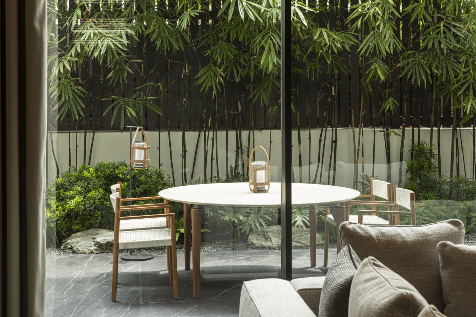 A closer look at the lanai of Lark Street Residence
