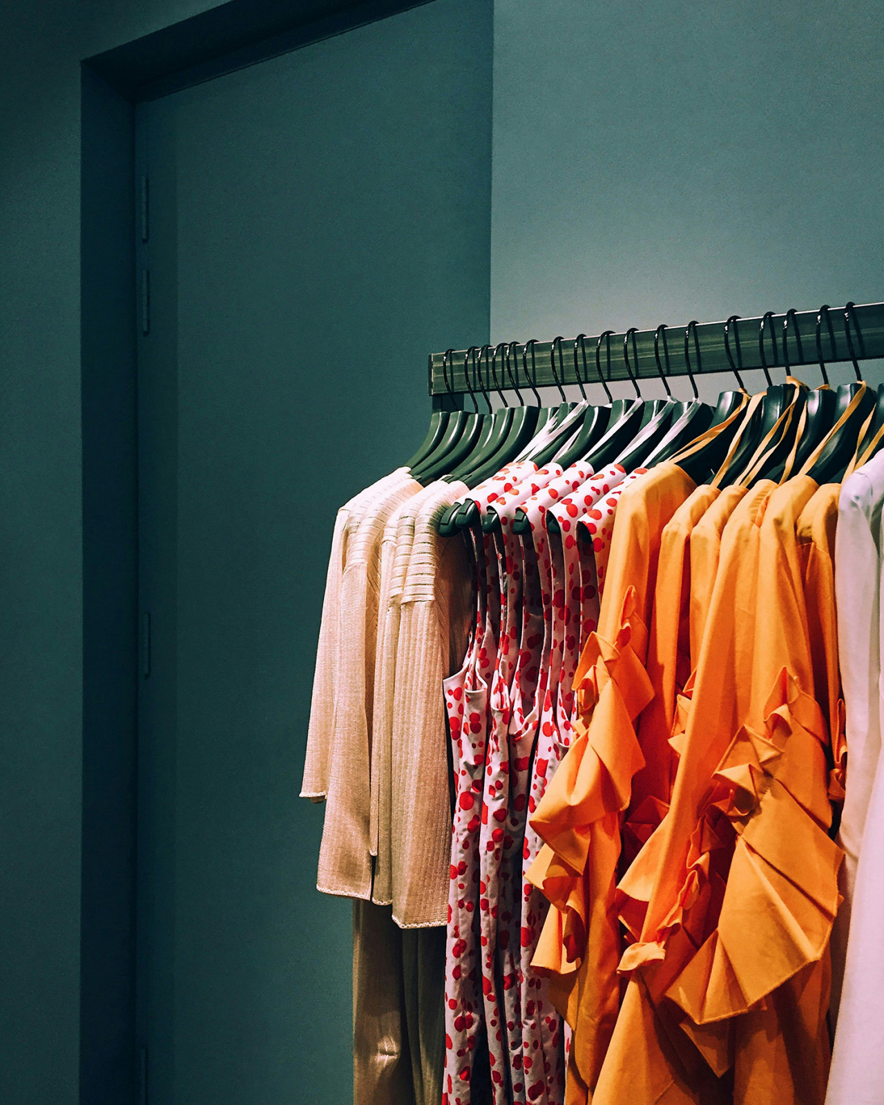 Style begins not in the mirror, but in the mind (Photo: Marcus Loke / Unsplash)