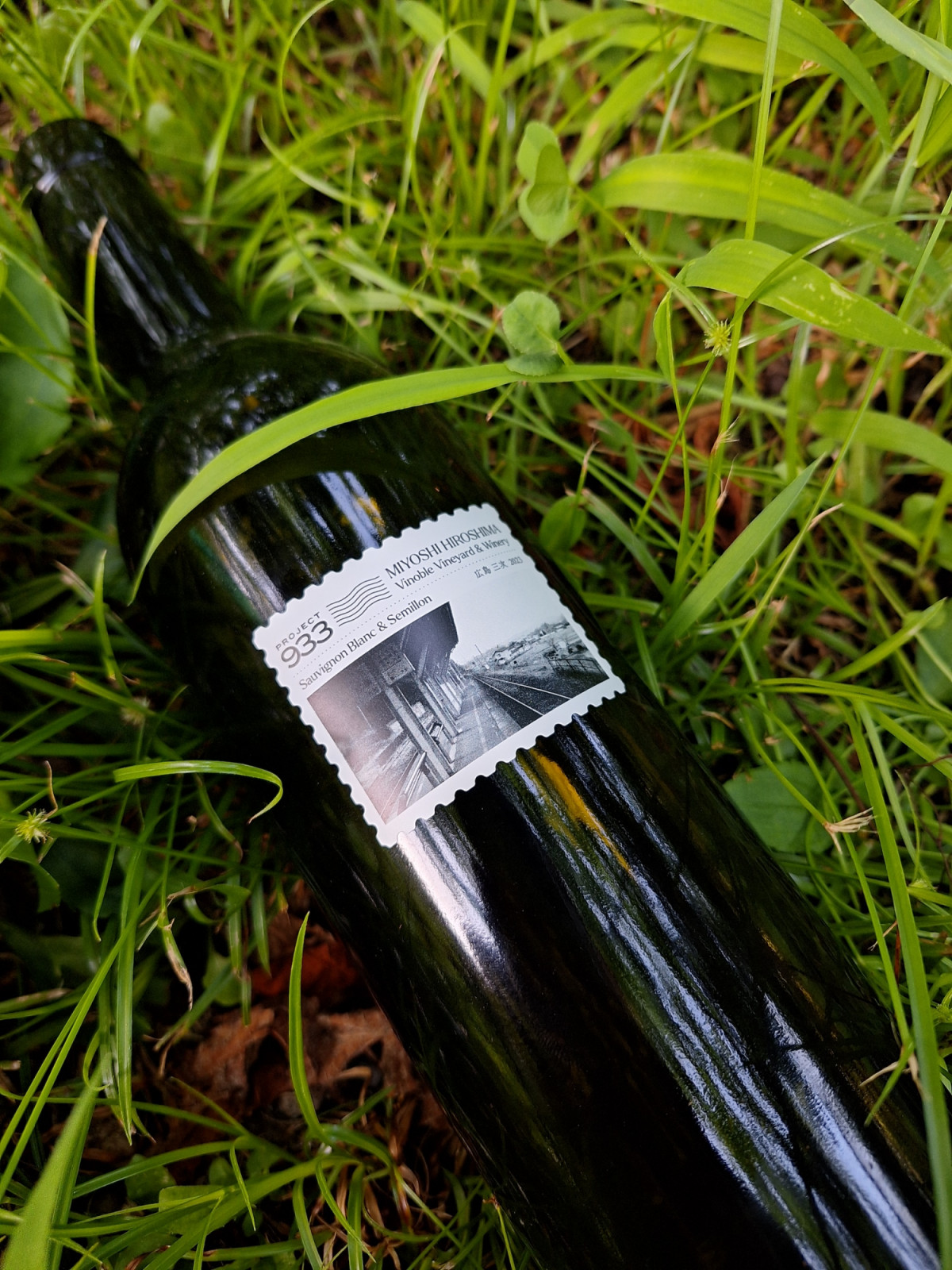 The inaugural 2023 release of the Project 933 sauvignon blanc-semillon blend (Photo: Reeze Choi) Reeze Choi sommelier wine japan japanese wine vinoble